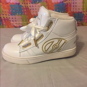 Heely shoes, roll around!